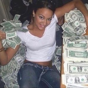 Meet your Posher, Karine